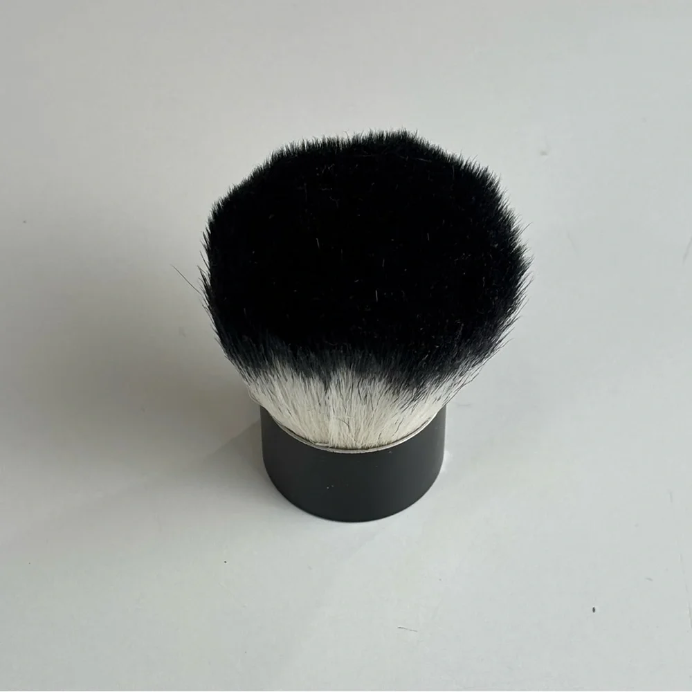 Makeup Brush and makeup cousion ,spoolie and mirror  tool Set